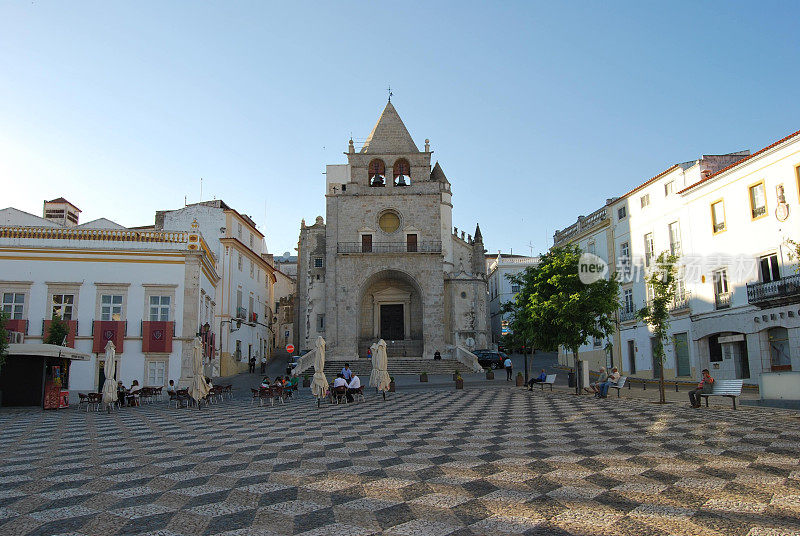 圣母升天大教堂(葡萄牙语:s<s:1> Catedral Nossa Senhora d ' assun<e:1> <e:1> o;埃尔瓦斯大教堂(Antiga sess de Elvas)也被称为埃尔瓦斯老大教堂
